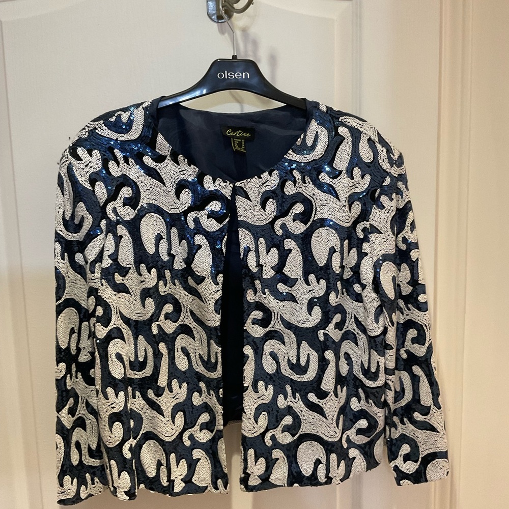 Wow jacket in beautiful design on front and back